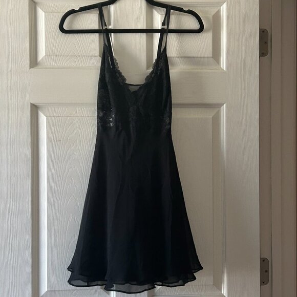 Soma Lace Cut Out Chemise Size Large  Black Sheer Bust Adjustable Straps - Picture 2 of 11